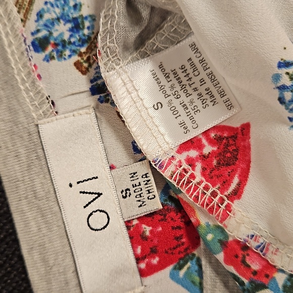 OVI Raglan sleeve hi lo top gray and jewel pattern sz.S EUC - Picture 3 of 7